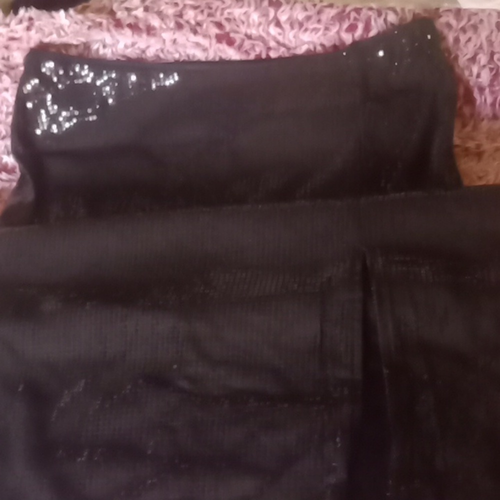 A beautiful sequins black skirt brand new
